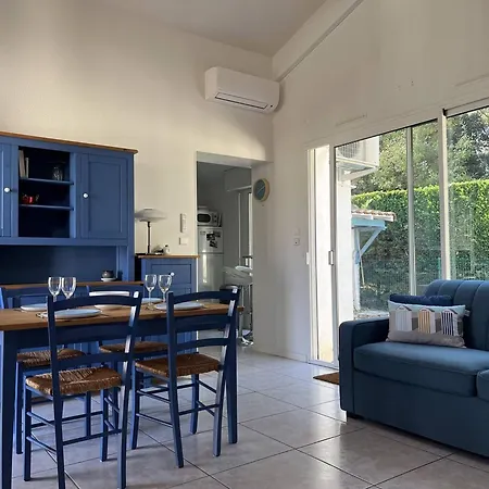 Holiday home Vaux-sur-mer: 2 Pour 5 Pers, 450m Plage, Parking, Clim - Fr-1-738-47 Vaux-sur-Mer