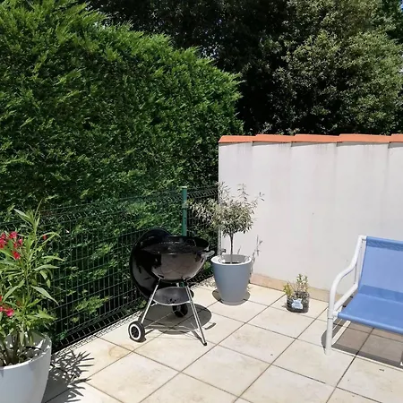 Дом отдыха Vaux-sur-mer: 2 Pour 5 Pers, 450m Plage, Parking, Clim - Fr-1-738-47 *